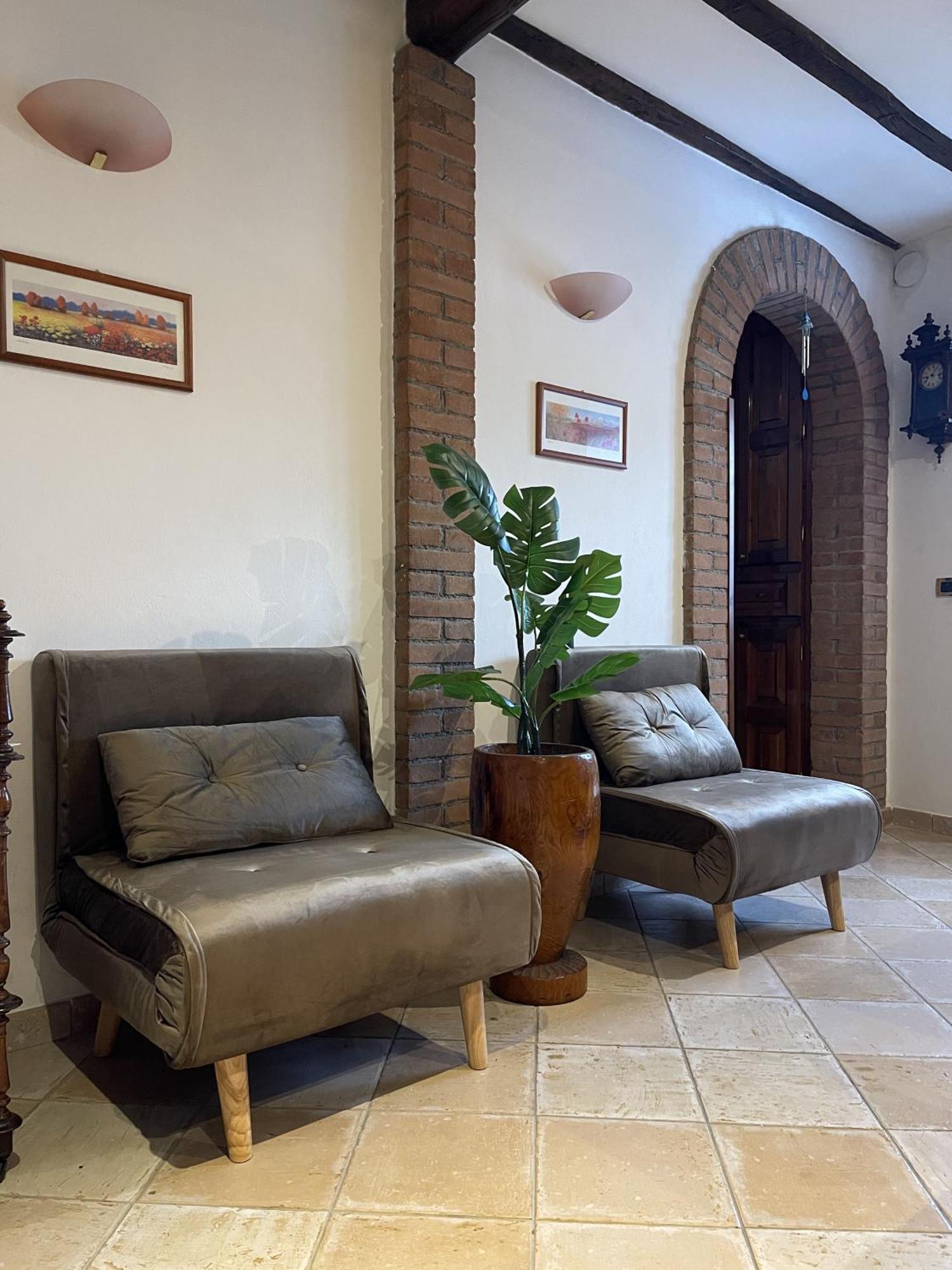 Mazzetti Country House-Vita In Campagna Con Giardino Vimignano-Chiesa Eksteriør bilde