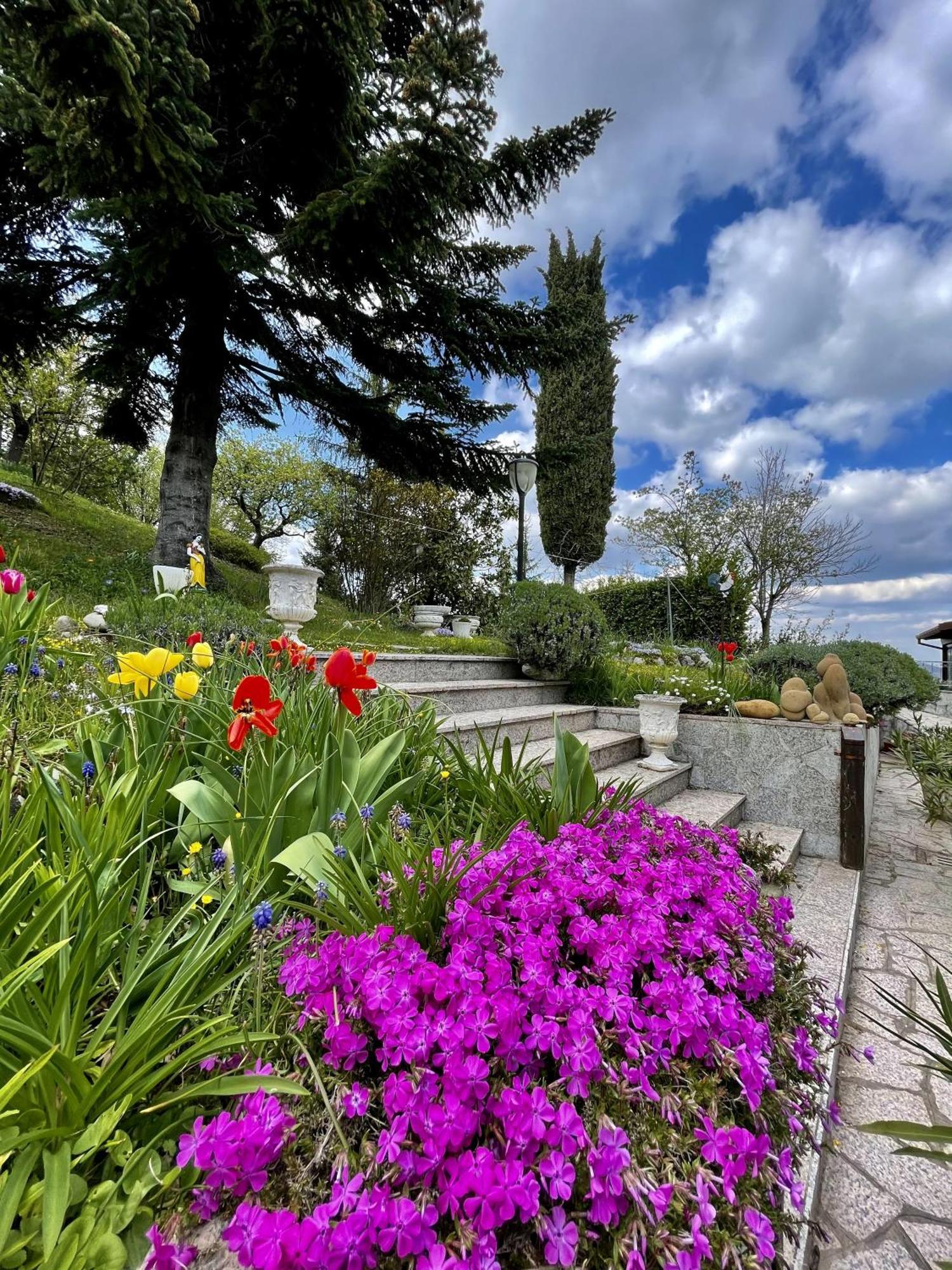 Mazzetti Country House-Vita In Campagna Con Giardino Vimignano-Chiesa Eksteriør bilde