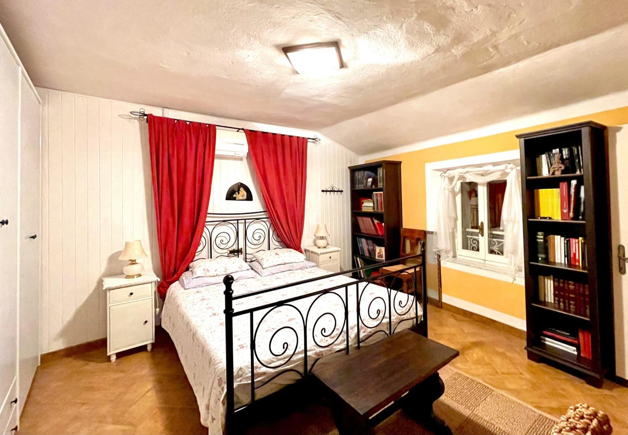 Mazzetti Country House-Vita In Campagna Con Giardino Vimignano-Chiesa Eksteriør bilde